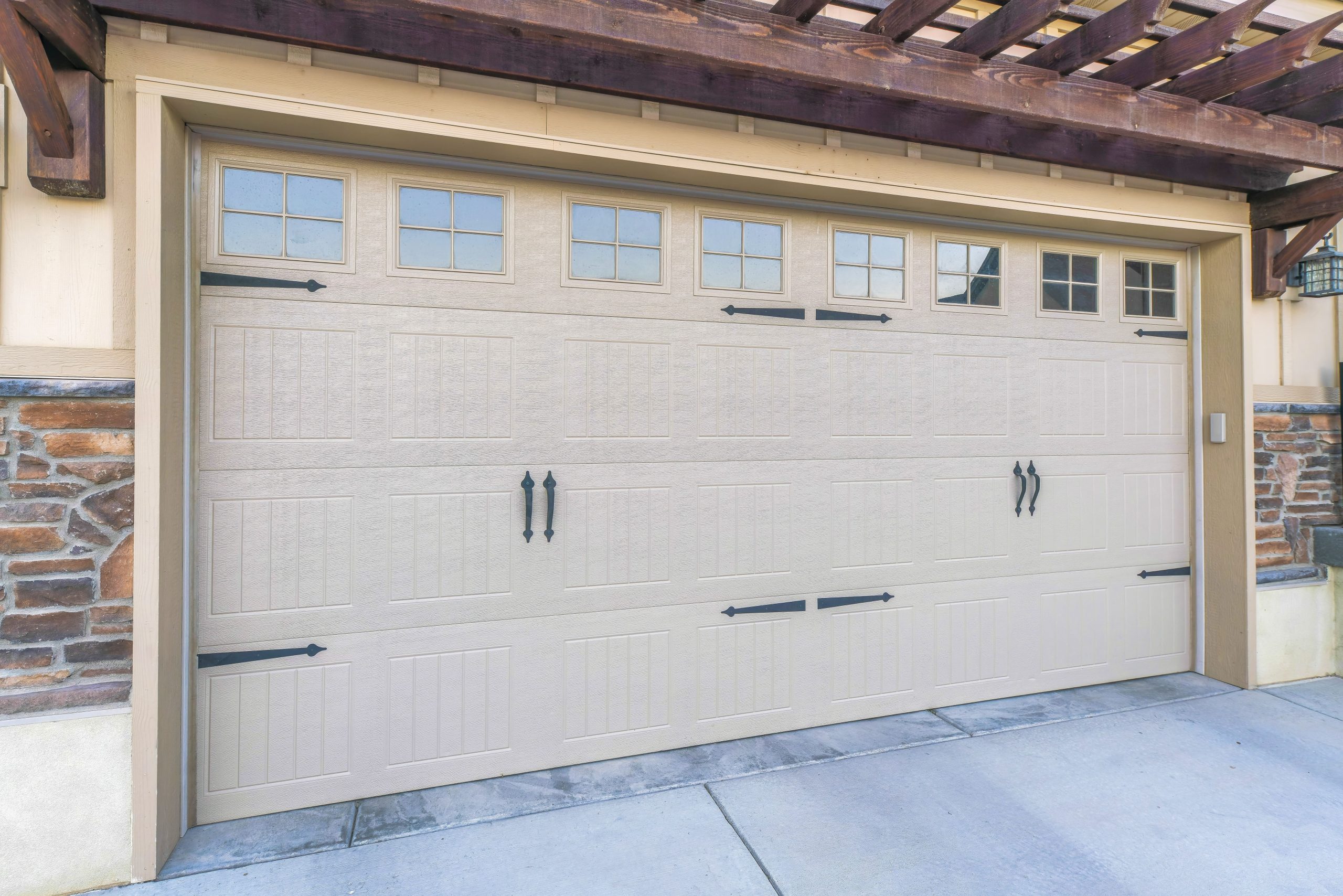 Coldstream_Exteriors_Garage_Door_Install_Company